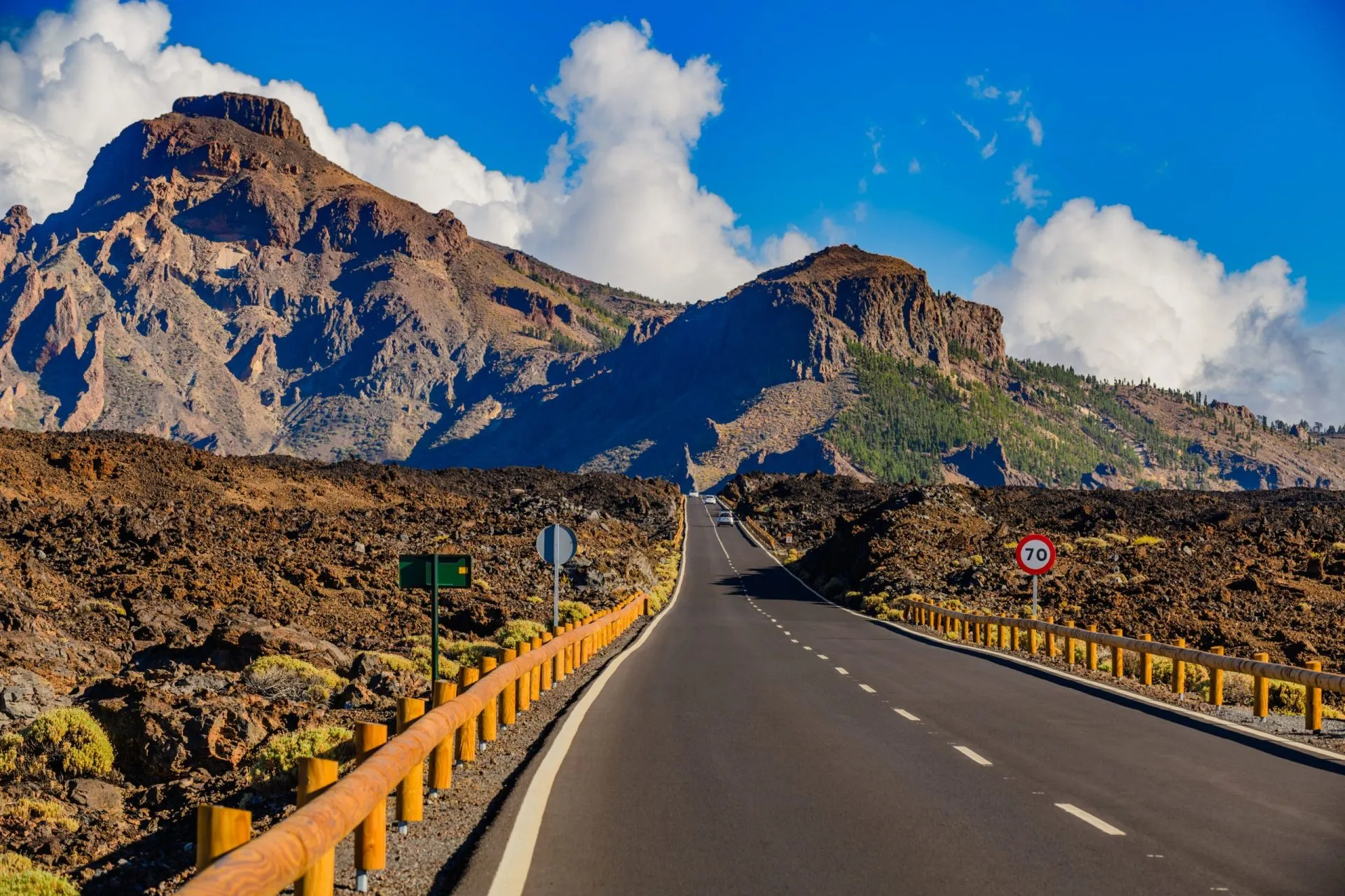 Vacker utsikt väg nummer 38 på vulkanen Teide. Teneriffa. Kanarieöarna..Spanien